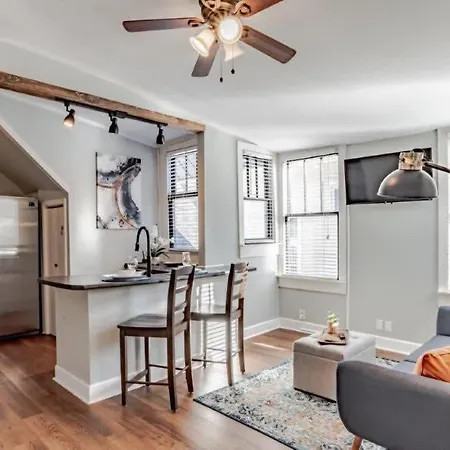 Dauphin District Darling #4 Downtown, Dining Apartment Mobile Exterior photo