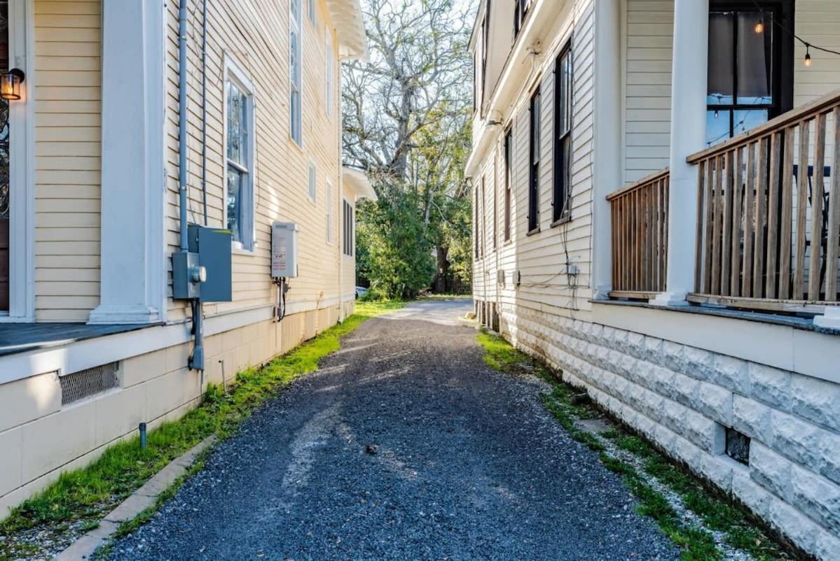 Dauphin District Darling #4 Downtown, Dining Apartment Mobile