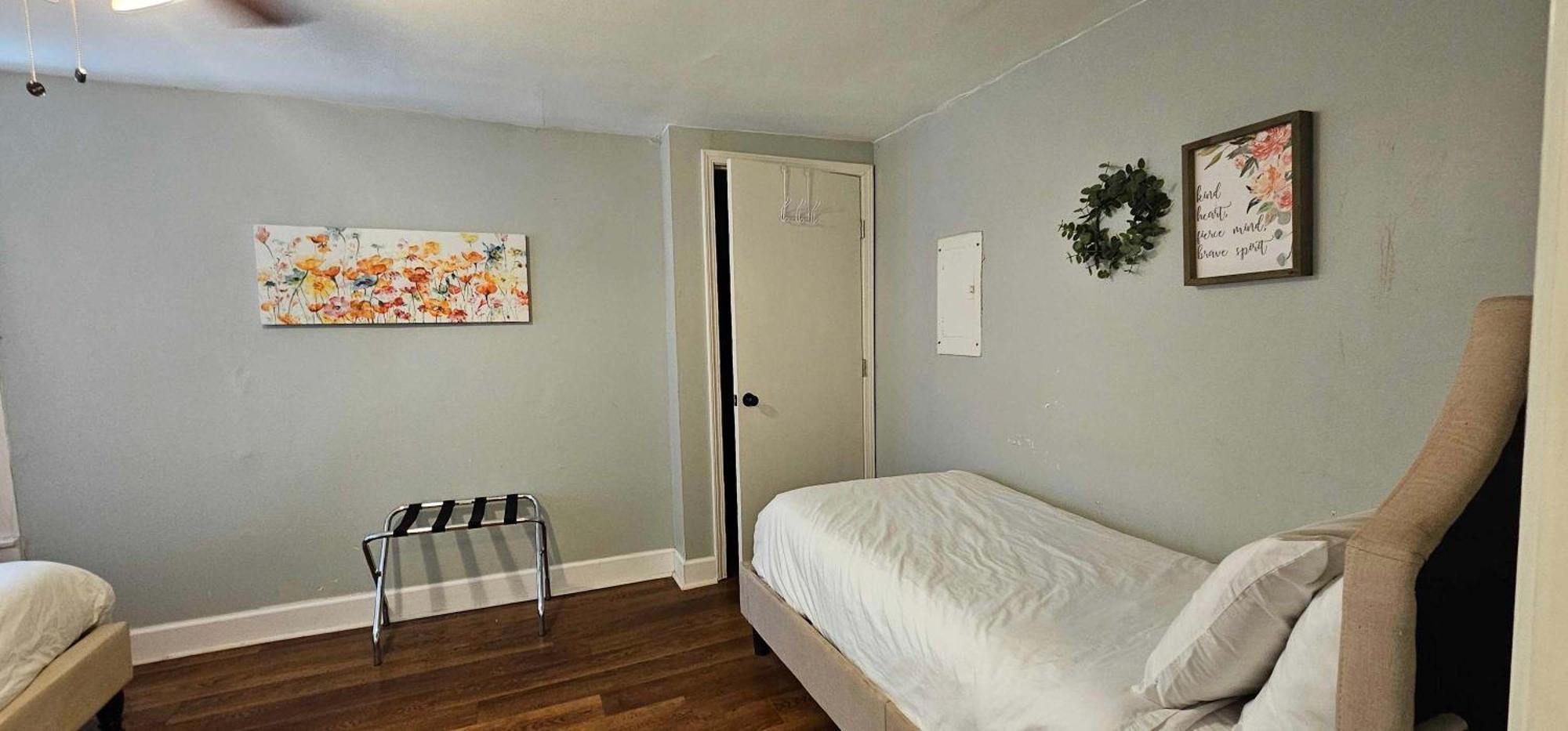 Apartment Dauphin District Darling #4 Downtown, Dining *