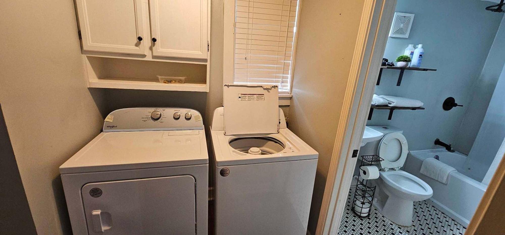 Apartment Dauphin District Darling #4 Downtown, Dining Mobile